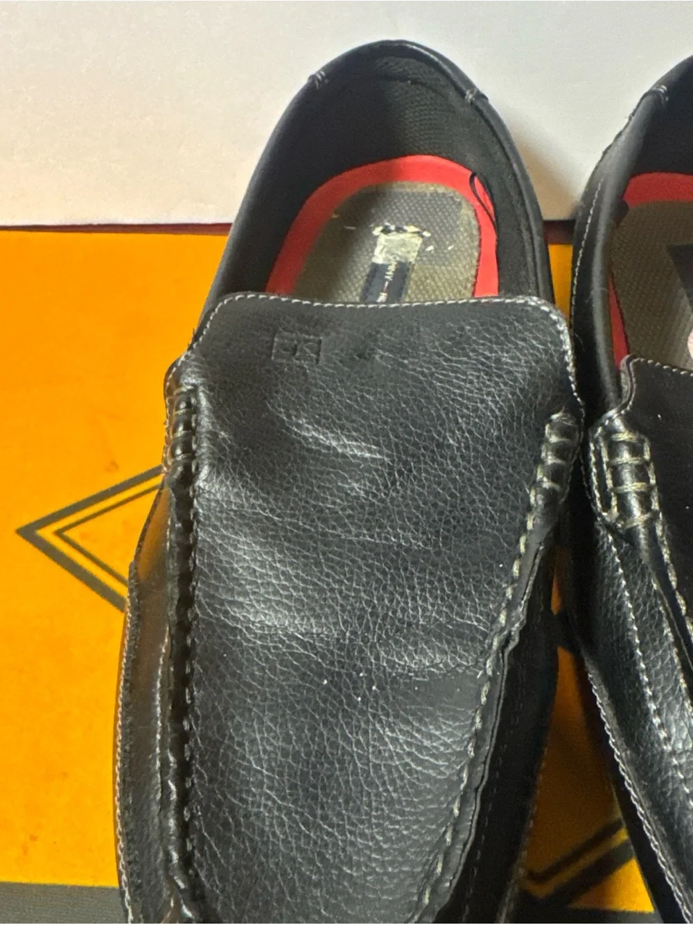Tommy Hilfiger Mens Sz 10.5 Black Leather Loafers Casual Comfort Slip On Shoes